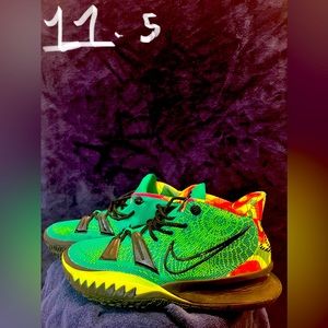 Men’s Kyrie Irvin 11.5